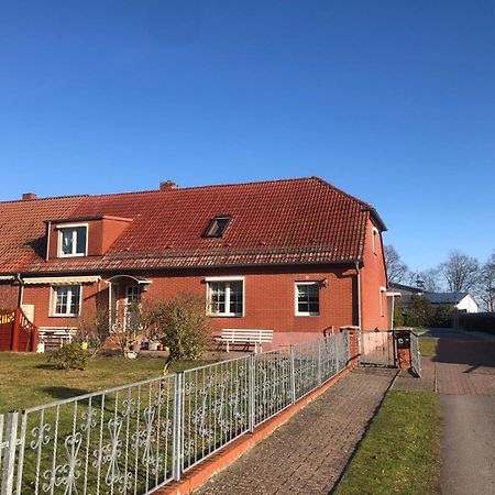 Gasthaus Am Schloss Karlsburg Buitenkant foto